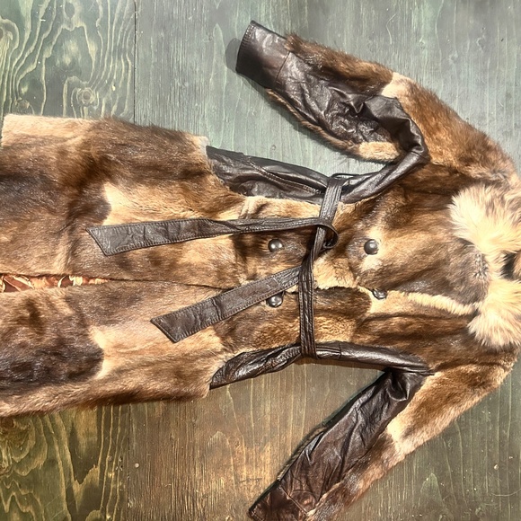 Fabulous Fur coat - Picture 2 of 11